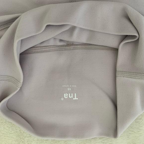 Aritzia TNAbutter Atmosphere Hi-Rise 7" short - Picture 3 of 3